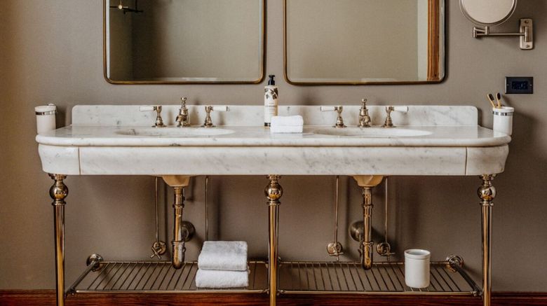 <b>Soho House Chicago Room</b>. Images powered by <a href="https://www.leonardoworldwide.com/" title="Leonardo Worldwide" target="_blank">Leonardo</a>.
