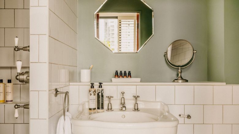 <b>Shoreditch House Room</b>. Images powered by <a href="https://www.leonardoworldwide.com/" title="Leonardo Worldwide" target="_blank">Leonardo</a>.