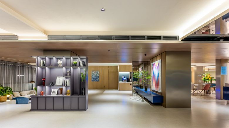 <b>Holiday Inn Express Jing'an Temple Restaurant</b>. Images powered by <a href="https://www.leonardoworldwide.com/" title="Leonardo Worldwide" target="_blank">Leonardo</a>.