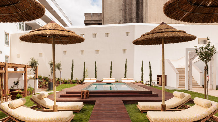 Locke de Santa Joana Pool