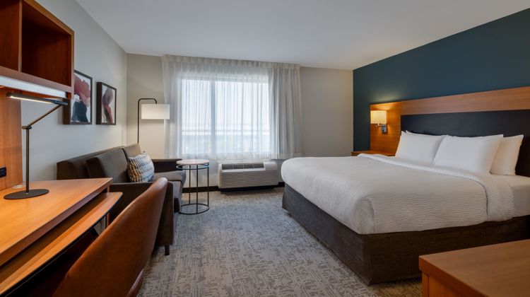 TownePlace Suites by Marriott North Suite