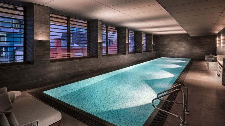 Adelaide Marriott Hotel Pool