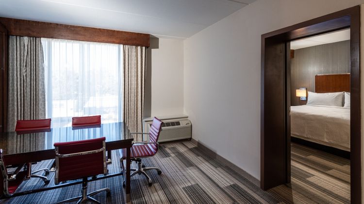 Four Points by Sheraton Atlanta Arpt W Suite
