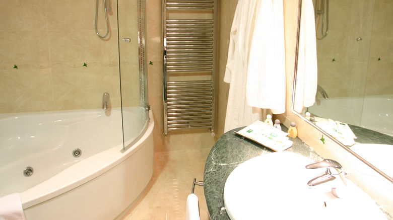 <b>Sercotel Guadiana Room</b>. Images powered by <a href="https://www.leonardoworldwide.com/" title="Leonardo Worldwide" target="_blank">Leonardo</a>.