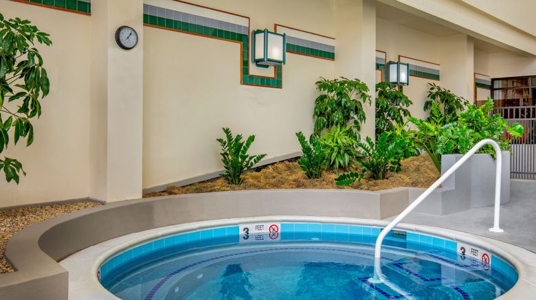 <b>Marriott Park Ridge Pool</b>. Images powered by <a href="https://www.leonardoworldwide.com/" title="Leonardo Worldwide" target="_blank">Leonardo</a>.