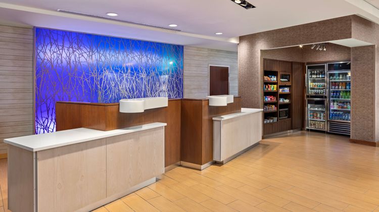 Fairfield Inn & Suites Waterloo Lobby