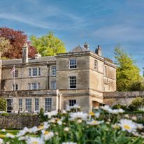 Burleigh Court Hotel