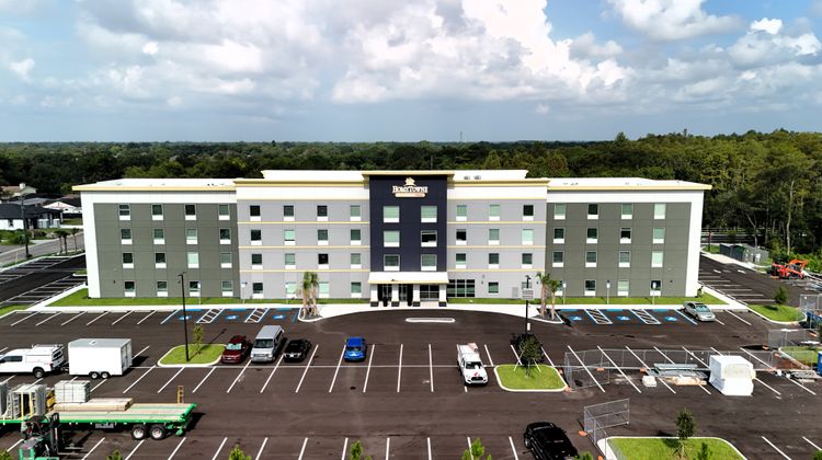 HomeTowne Studios Tampa - Airport Exterior