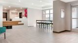 HomeTowne Studios Tampa - Airport Lobby