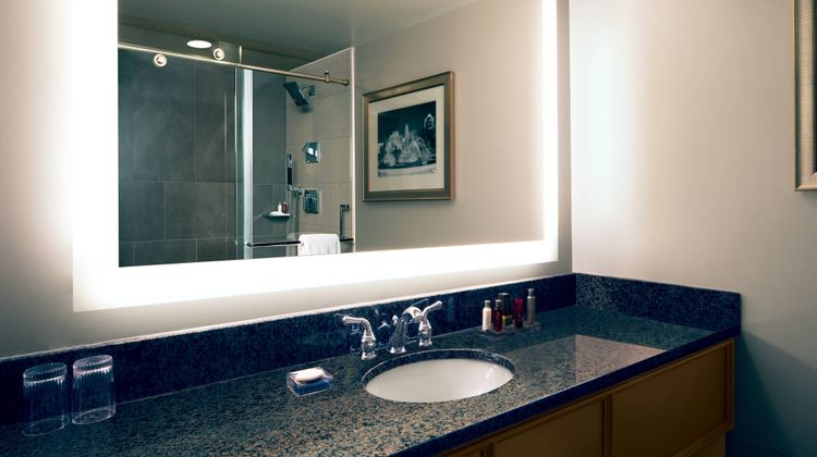 Kansas City Marriott Country Club Plaza Room
