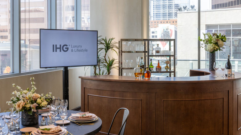 <b>Kimpton Hotel Palomar Phoenix Meeting</b>. Images powered by <a href="https://www.leonardoworldwide.com/" title="Leonardo Worldwide" target="_blank">Leonardo</a>.