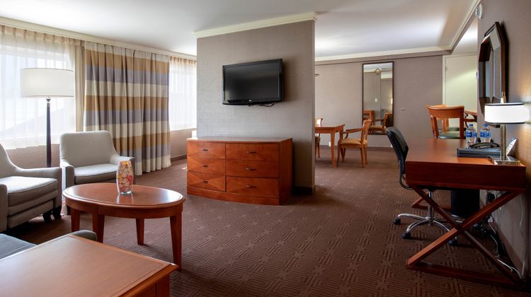Sheraton Niagara Falls Room