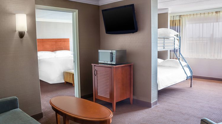 Sheraton Niagara Falls Suite