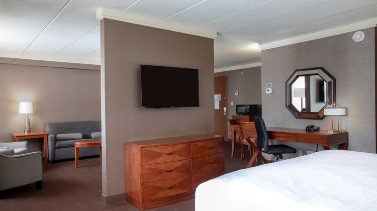 Sheraton Niagara Falls Suite