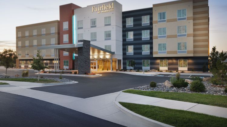 Fairfield Inn & Suites Exterior