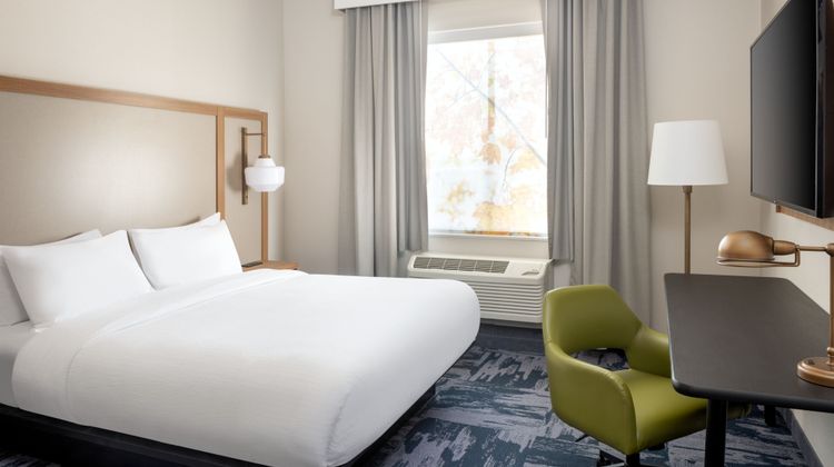 Fairfield Inn & Suites Room