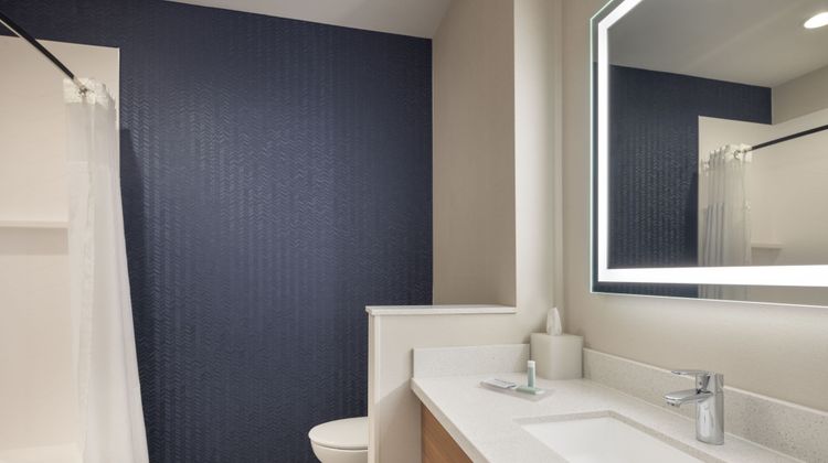 Fairfield Inn & Suites Room
