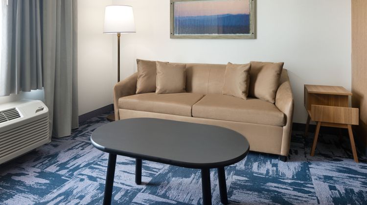 Fairfield Inn & Suites Suite