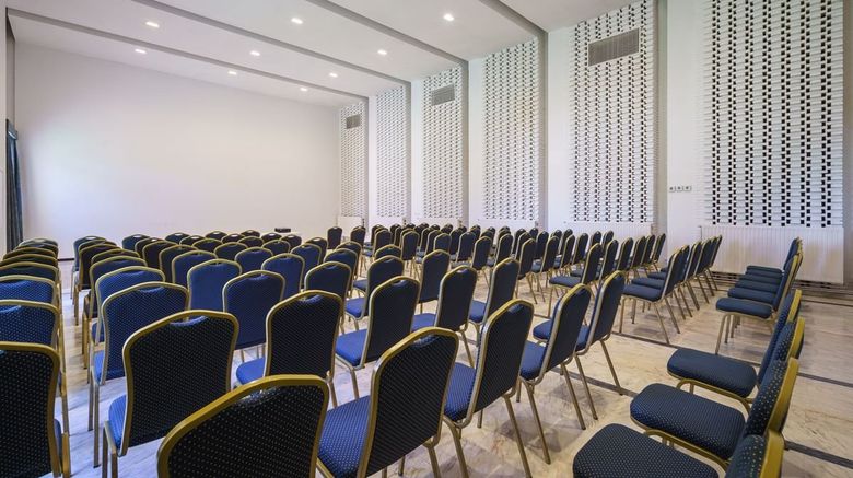 <b>Criso Jardines de Cordoba Ballroom</b>. Images powered by <a href="https://www.leonardoworldwide.com/" title="Leonardo Worldwide" target="_blank">Leonardo</a>.