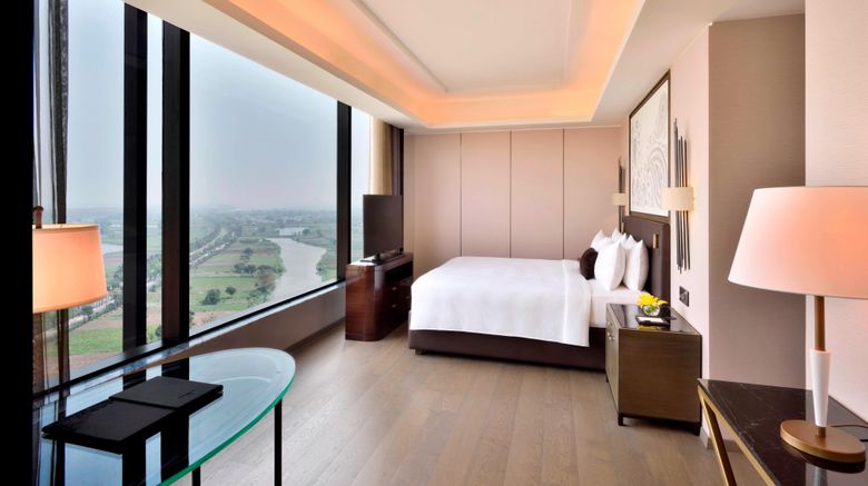 <b>JW Marriott Hotel Kolkata Suite</b>. Images powered by <a href="https://www.leonardoworldwide.com/" title="Leonardo Worldwide" target="_blank">Leonardo</a>.