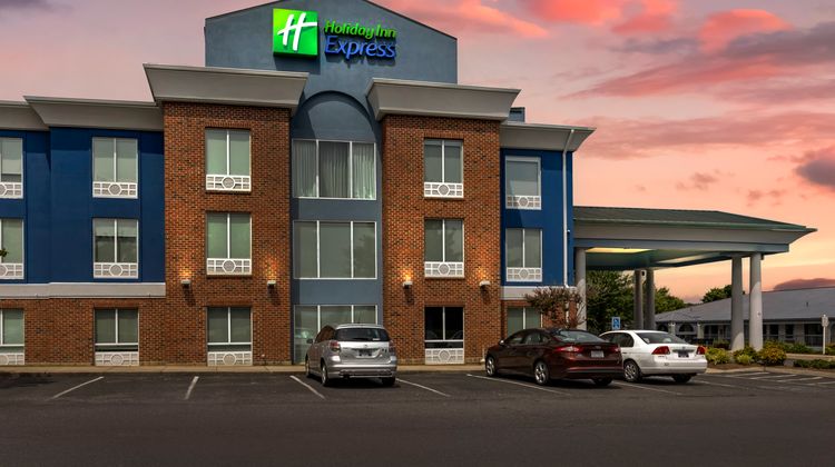 Holiday Inn Express Exterior
