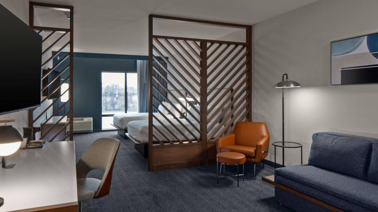 Courtyard Jefferson City Suite