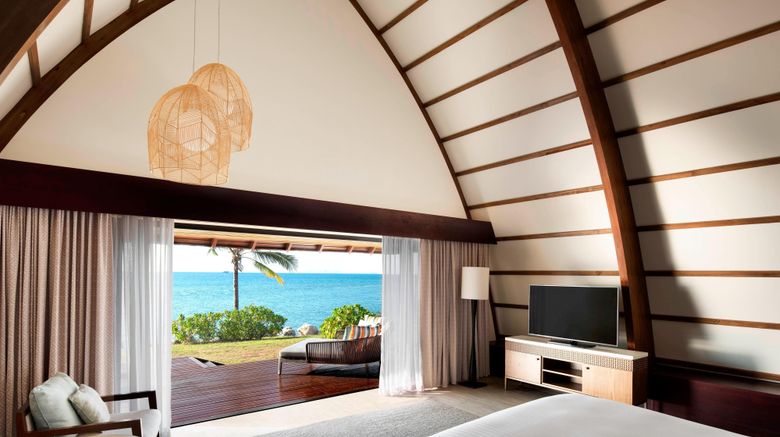 <b>Fiji Marriott Resort Momi Bay Suite</b>. Images powered by <a href="https://www.leonardoworldwide.com/" title="Leonardo Worldwide" target="_blank">Leonardo</a>.