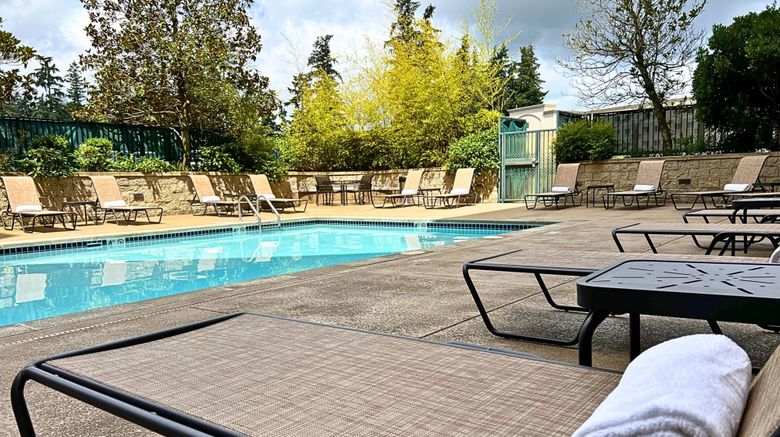 <b>Seattle Marriott Redmond Pool</b>. Images powered by <a href="https://www.leonardoworldwide.com/" title="Leonardo Worldwide" target="_blank">Leonardo</a>.
