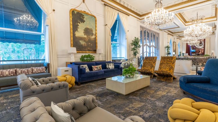 Le Pavillon Hotel Lobby
