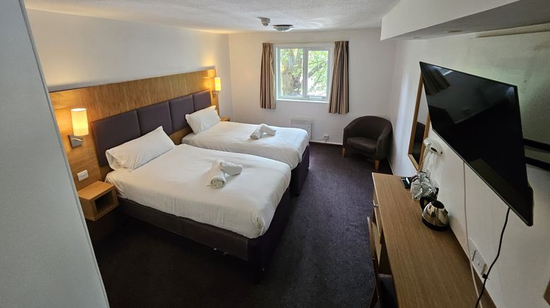 <b>V Lodge Manchester Room</b>. Images powered by <a href="https://www.leonardoworldwide.com/" title="Leonardo Worldwide" target="_blank">Leonardo</a>.
