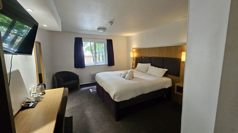 <b>V Lodge Manchester Room</b>. Images powered by <a href="https://www.leonardoworldwide.com/" title="Leonardo Worldwide" target="_blank">Leonardo</a>.