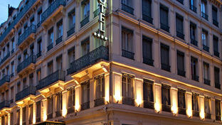Globe et Cecil