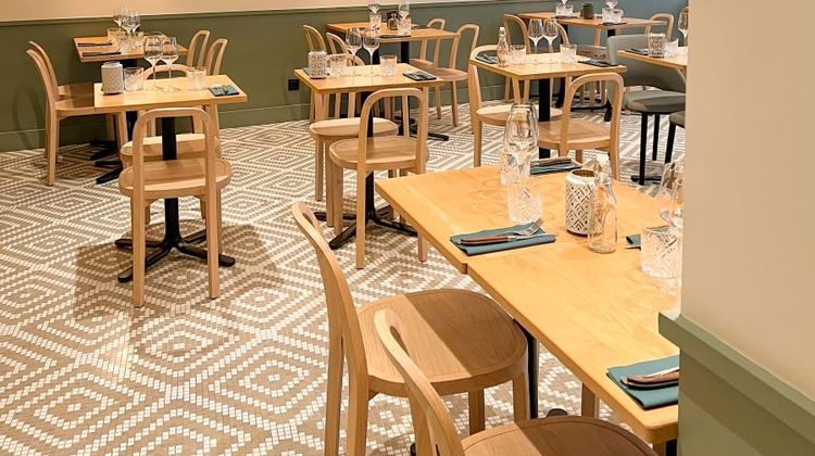 Le Phenix Hotel Restaurant