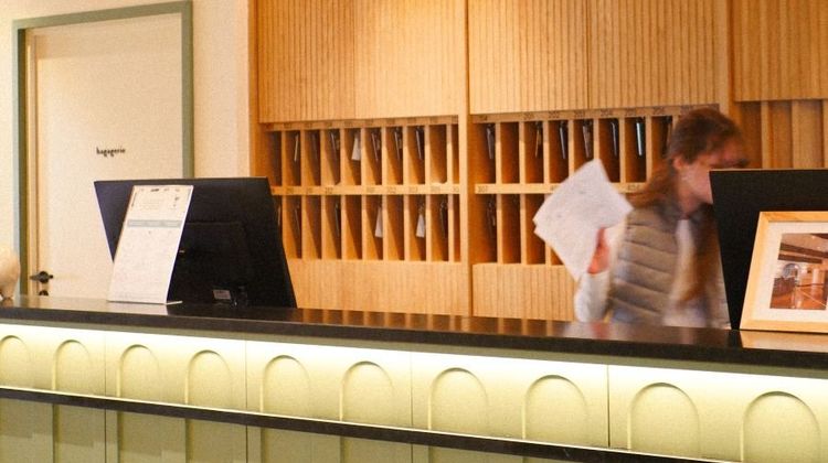 Le Phenix Hotel Lobby