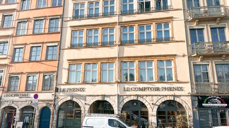Le Phenix Hotel Exterior. Images powered by <a href="https://www.leonardoworldwide.com" target="_blank" rel="noopener">Leonardo</a>.