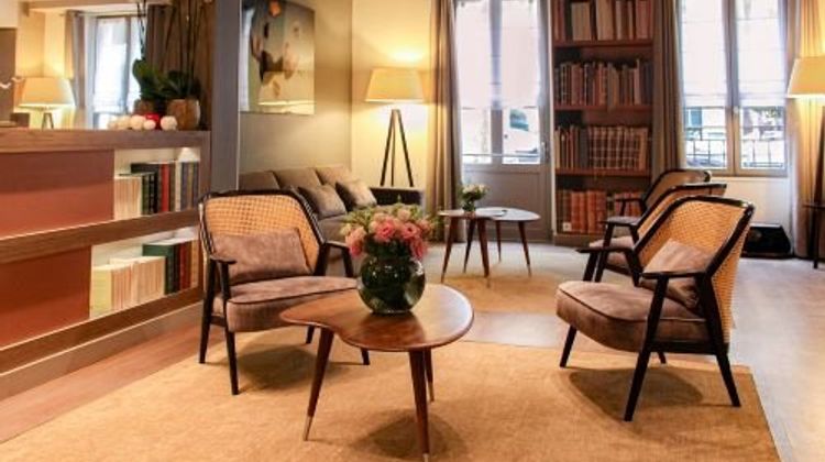 Le Tourville Hotel Lobby