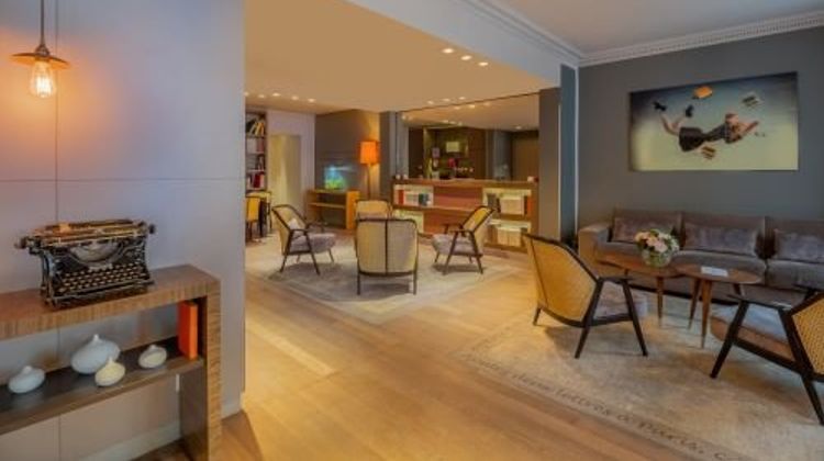 Le Tourville Hotel Lobby