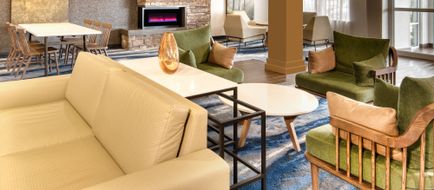 Fairfield Inn & Suites Toronto Lobby