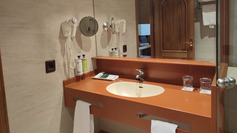 <b>Sercotel Hotel Cuatro Postes Room</b>. Images powered by <a href="https://www.leonardoworldwide.com/" title="Leonardo Worldwide" target="_blank">Leonardo</a>.