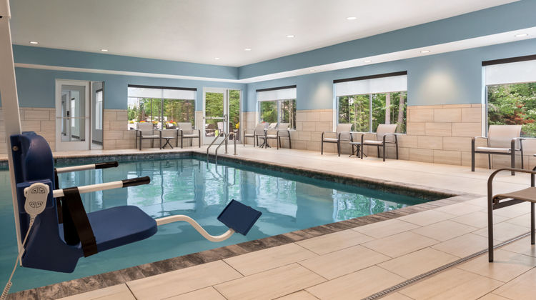 Holiday Inn Express & Suites Rhinelander Pool