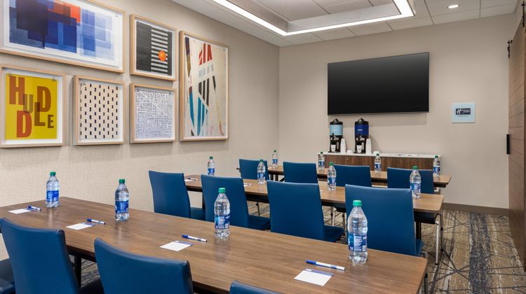 Holiday Inn Express & Suites Rhinelander Meeting