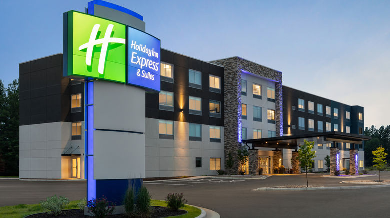 <b>Holiday Inn Express & Suites Rhinelander Exterior</b>. Images powered by <a href="https://www.leonardoworldwide.com/" title="Leonardo Worldwide" target="_blank">Leonardo</a>.