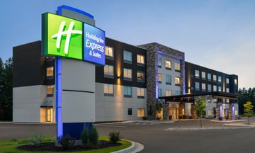 Holiday Inn Express & Suites Rhinelander