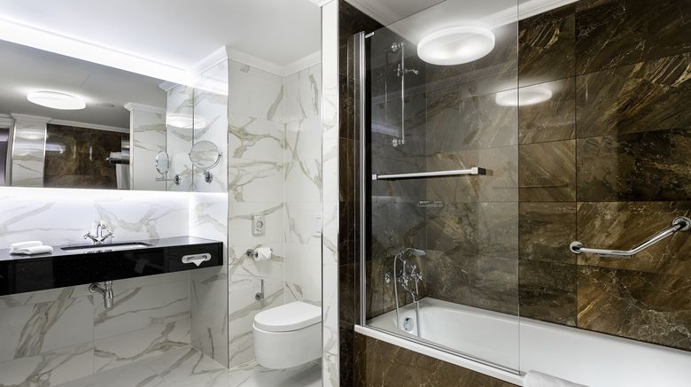 <b>Cosmopolitan Hotel Room</b>. Images powered by <a href="https://www.leonardoworldwide.com/" title="Leonardo Worldwide" target="_blank">Leonardo</a>.