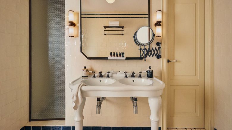 <b>Soho House Barcelona Room</b>. Images powered by <a href="https://www.leonardoworldwide.com/" title="Leonardo Worldwide" target="_blank">Leonardo</a>.