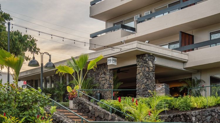 Pacific 19 Kona Exterior