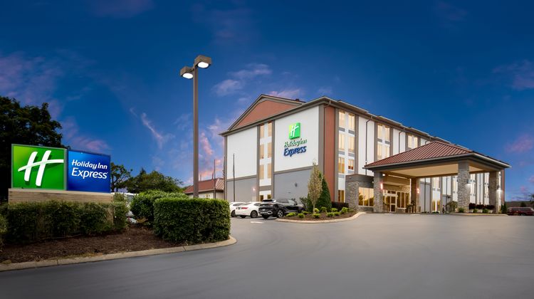 Holiday Inn Express Exterior