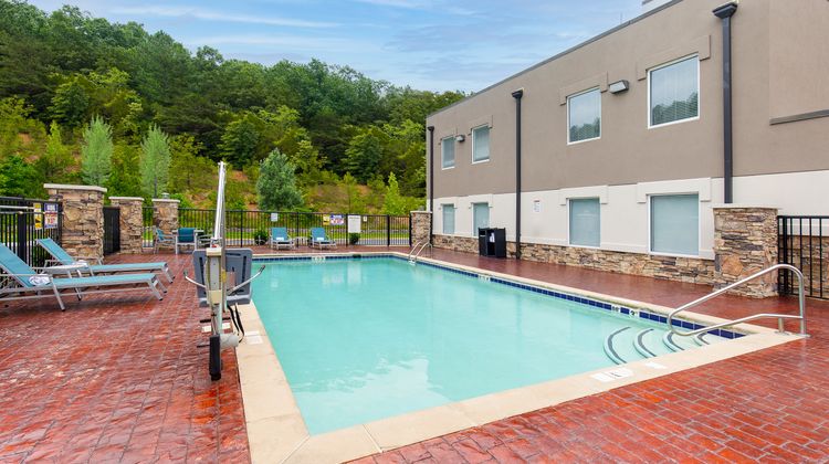 Holiday Inn Express Pool