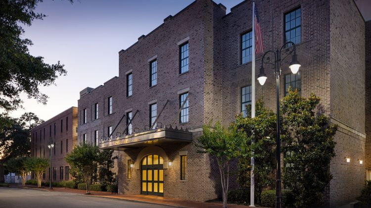 Residence Inn Savannah Downtown Exterior