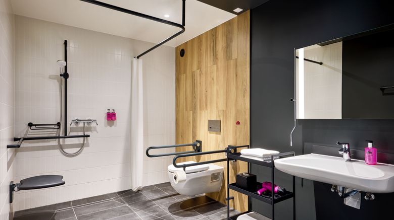 <b>Moxy Karlsruhe Room</b>. Images powered by <a href="https://www.leonardoworldwide.com/" title="Leonardo Worldwide" target="_blank">Leonardo</a>.